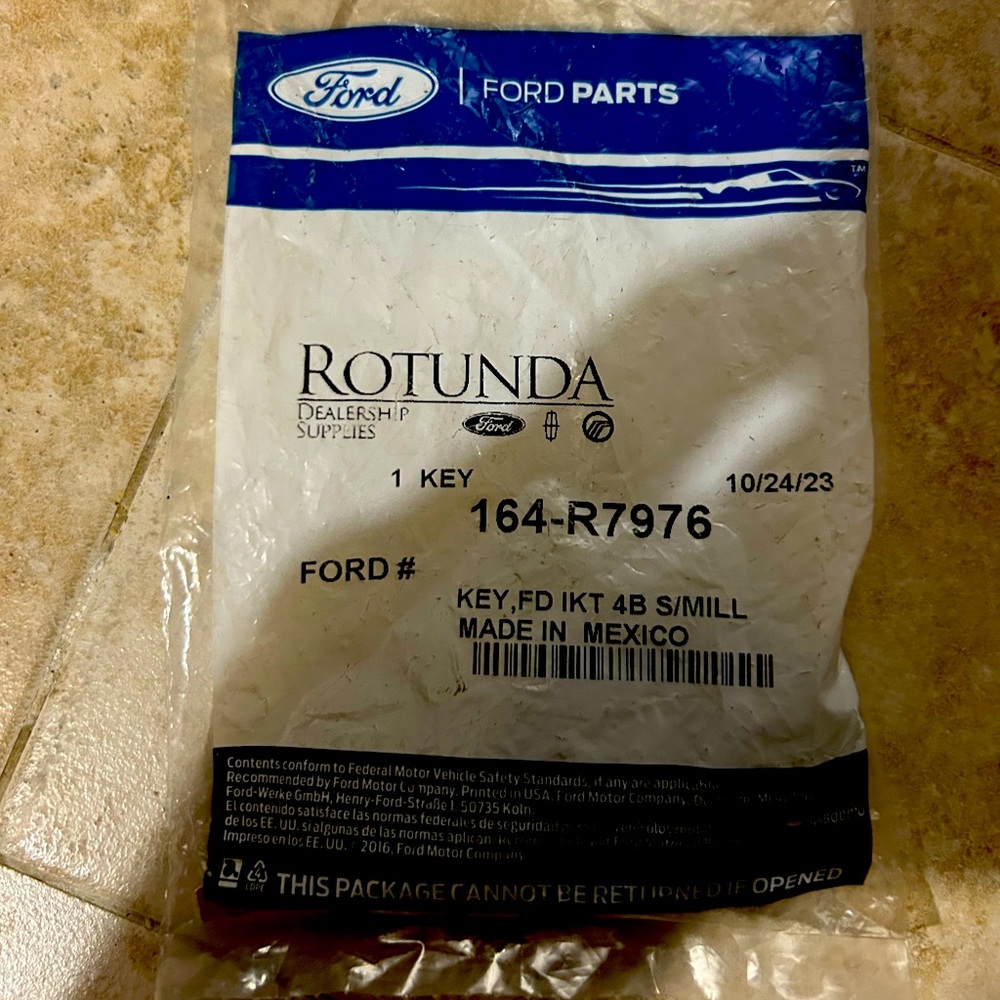 New in Pack Ford Key 164-R7976